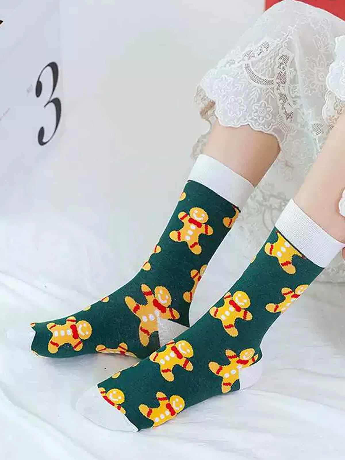 5 Pairs of Christmas Socks for Women, Christmas Gifts, Cartoon Cute Mid-Calf Socks, Autumn and Winter European and American Style Socks, Stylish Christmas Slouch Socks