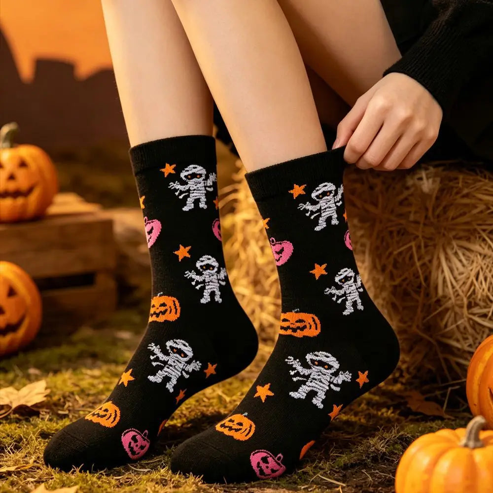1 Pair of Halloween Casual Socks for Men and Women in Autumn and Winter, Fun Pumpkin Bat Socks, Perfect Gift for Halloween